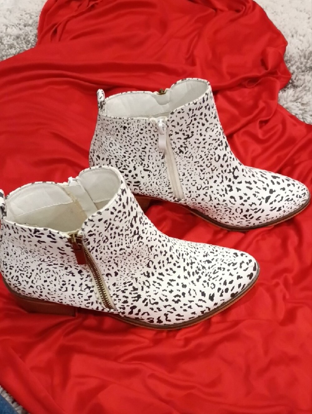 Journee Collection White with Black Spotted Print Ankle Booties - Picture 8 of 10